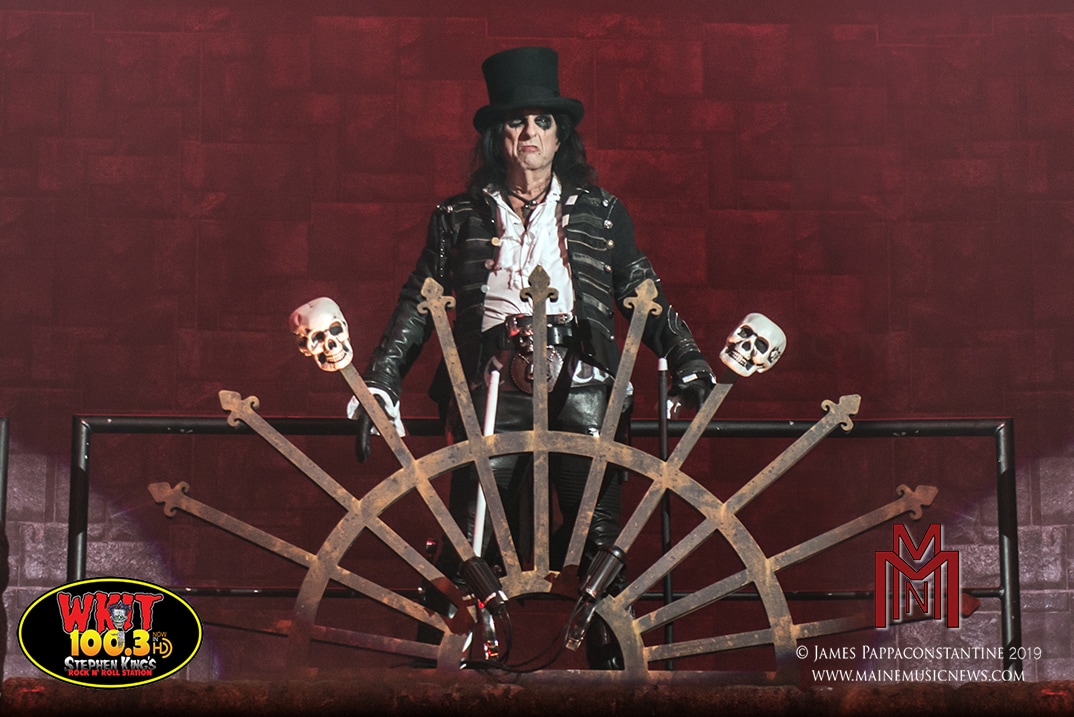 Read more about the article Alice Cooper – Bank of New Hampshire Pavilion – Gilford, NH. – 08/11/2019